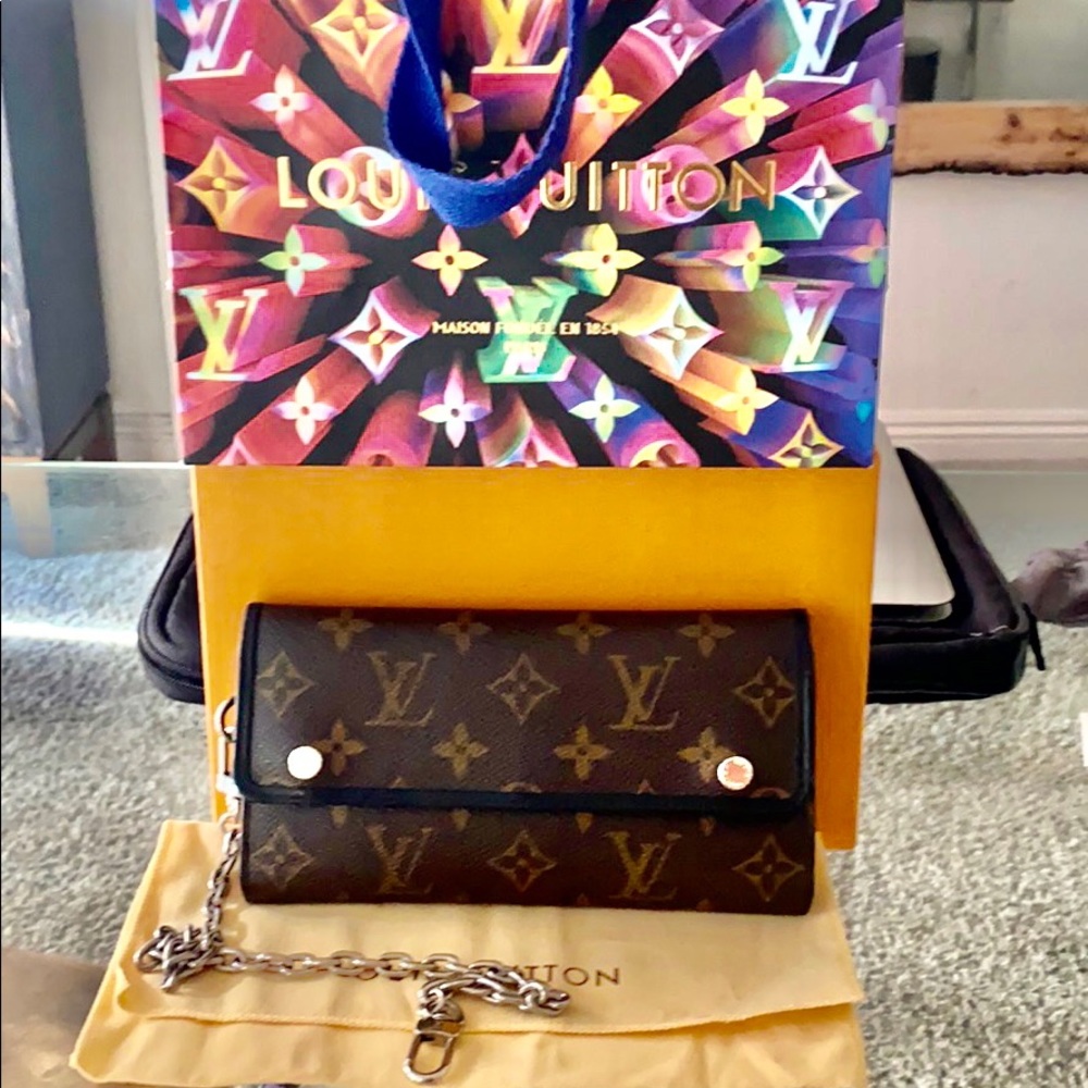 SOLD !!!!!!!!!!Louis Vuitton Portefeiulle